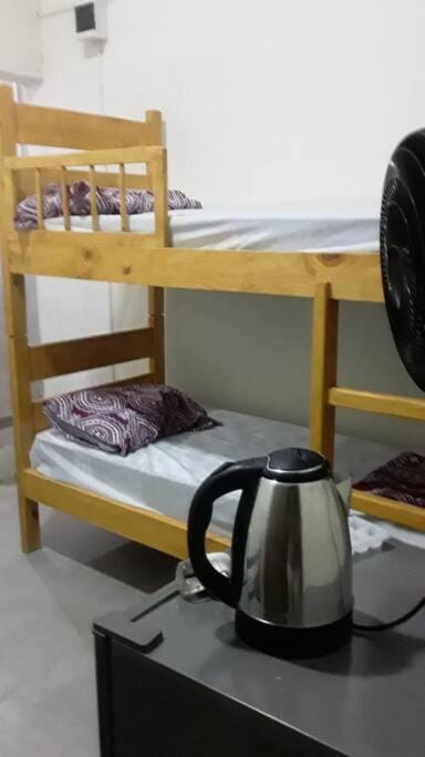 N1 2 Apto Pequeño Habitación con baño privado a 120 metros de Plaza Batlle punto Central de la Ciudad Apartment in Corrientes Province, Argentina