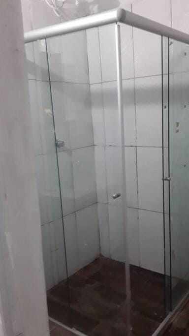 N1 2 Apto Pequeño Habitación con baño privado a 120 metros de Plaza Batlle punto Central de la Ciudad Apartment in Corrientes Province, Argentina