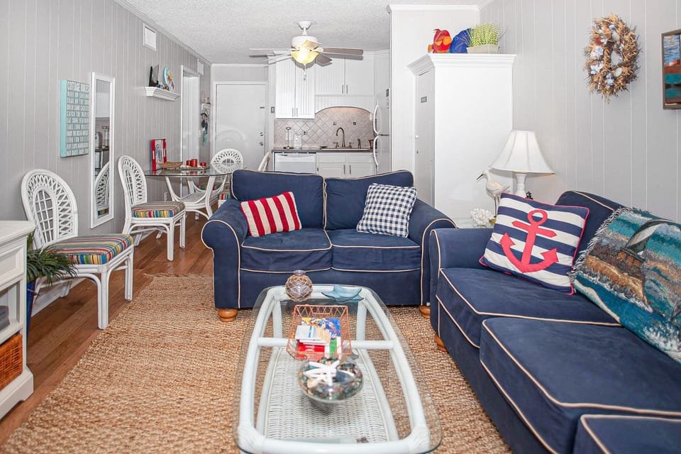 Beautifully Remodeled, Oceanfront, 3rd-Floor Condo with Balcony & Shared Pools House in Atlantic Beach