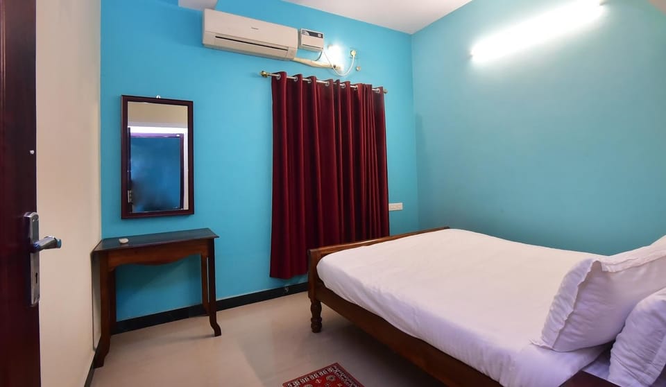 Bed, TV and multimedia, Photo of the whole room, Bedroom, air conditioner