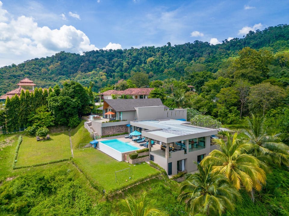 Property building, Natural landscape, Garden, Garden view, Swimming pool, Sunrise, Sunset