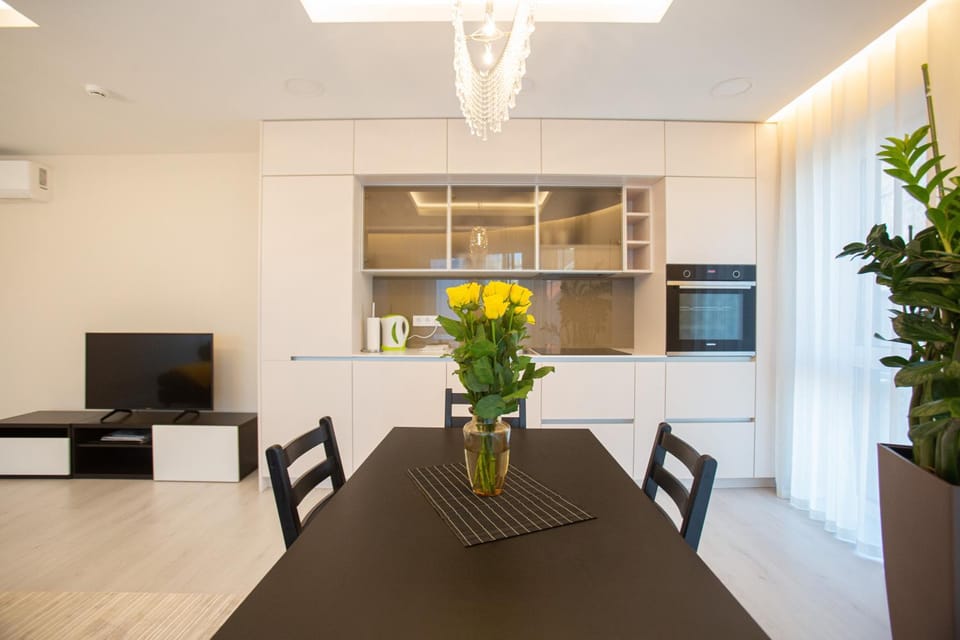 TV and multimedia, Dining area