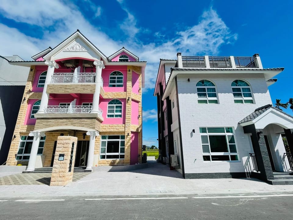 Property building, Facade/entrance