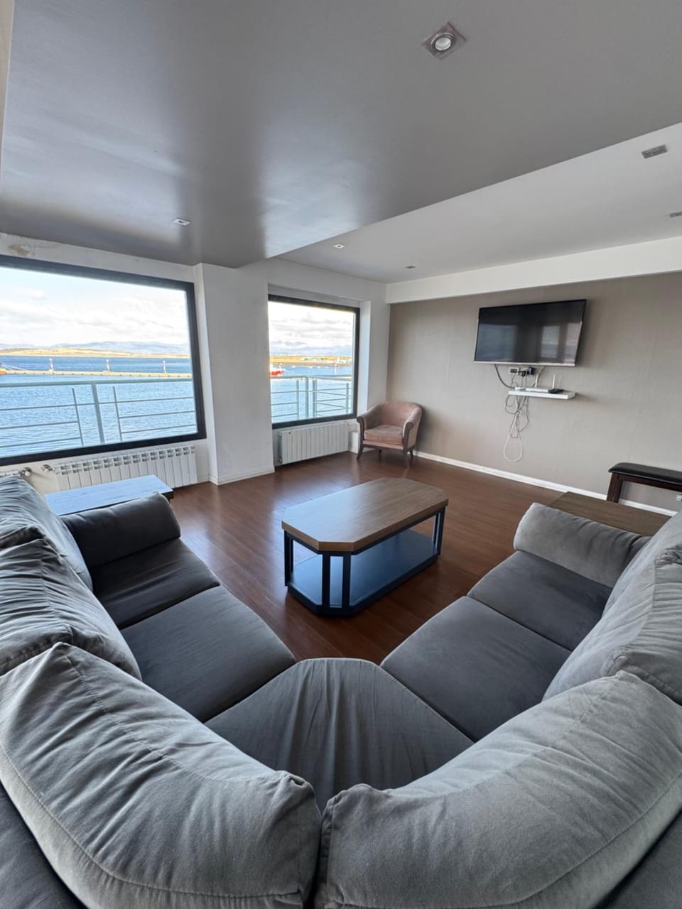 Semi-piso in Patagonia Ushuaia Rebate in physical dollar Apartment in Ushuaia