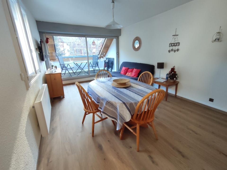 T2 spacieux et lumineux avec 2 terrasses Sud et Est, proche centre village Apartment in Saint-Lary-Soulan