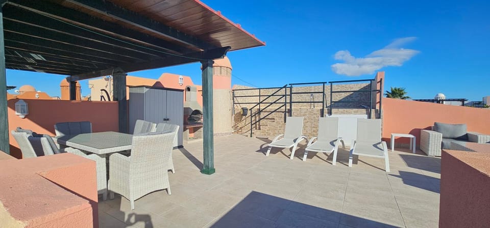 Balcony/Terrace, Swimming pool