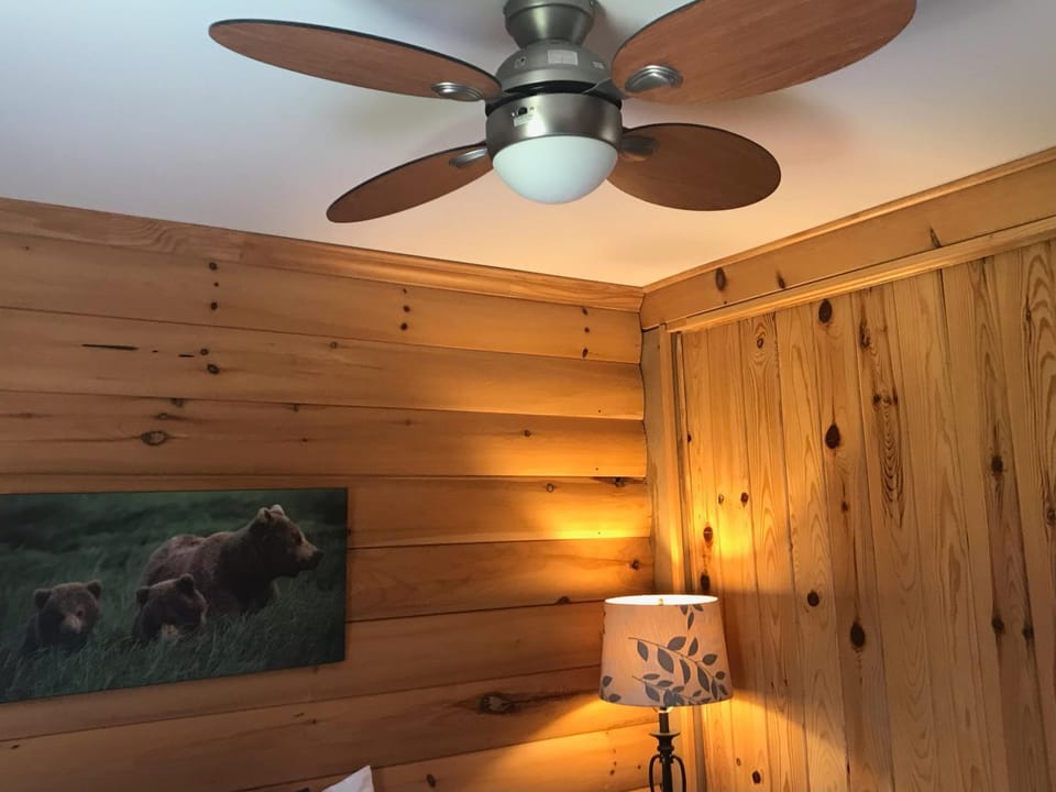 Hush Lodge and Cottages Bed and Breakfast in Madawaska Valley
