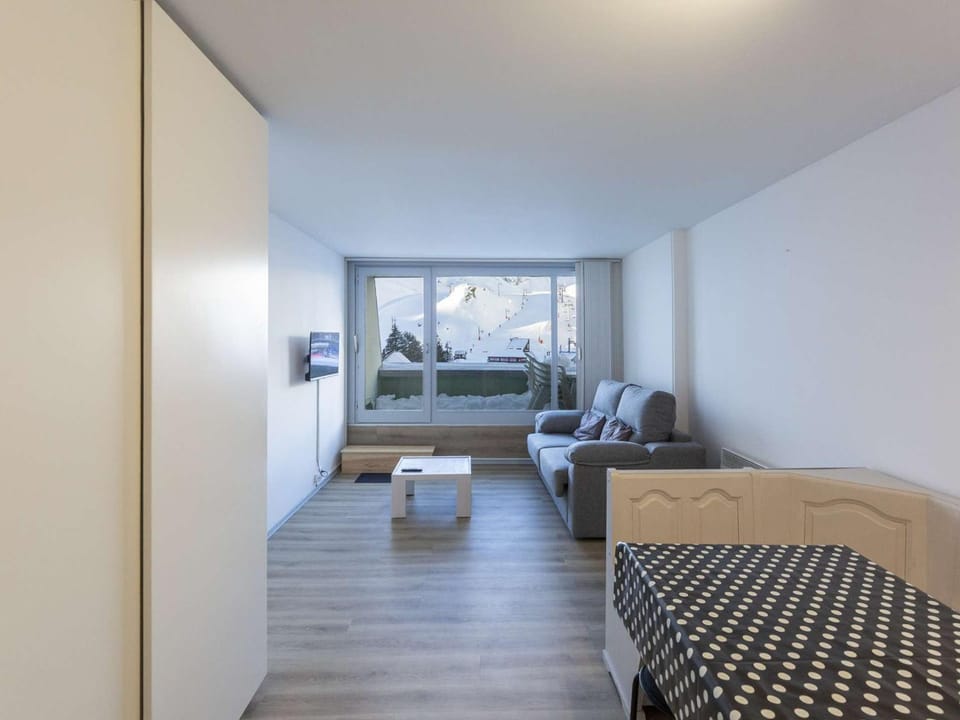 Studio cabine 5 pers. avec balcon à 80m des pistes - La Mongie 1800 - FR-1-404-334 Cabin in Occitanie