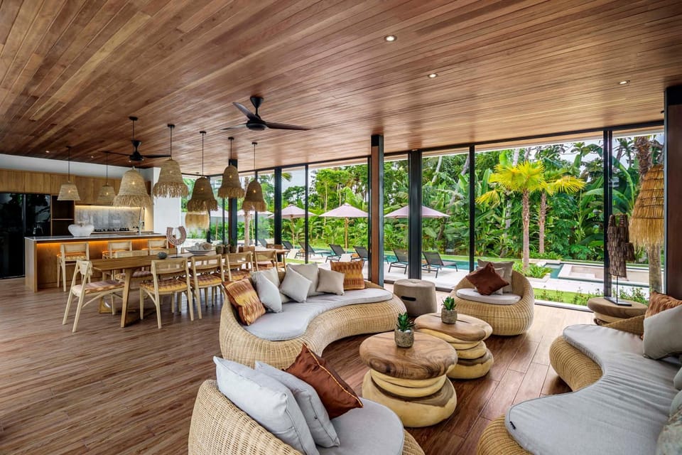 View (from property/room), Living room, Seating area