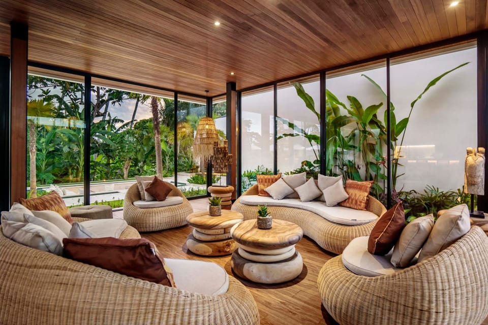 Natural landscape, Living room, Decorative detail, Seating area, Garden view