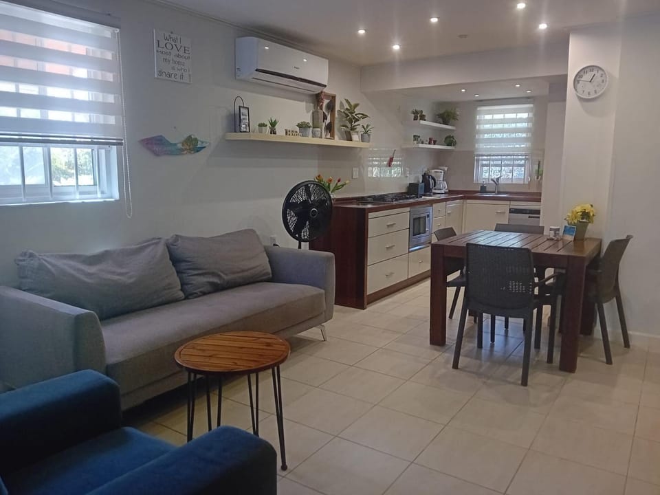Kitchen or kitchenette, Dining area, stove, air conditioner