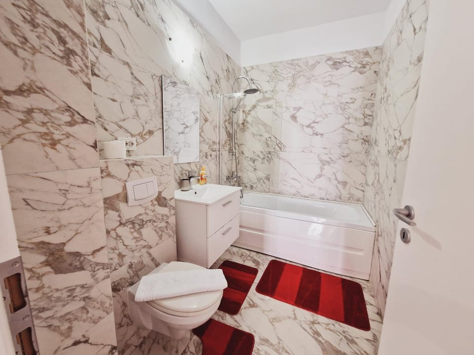 Ultracentral 5* Boutique Hotel style apartment. Brand new. 2 rooms. Spacious. Free parking Apartment in Cluj-Napoca