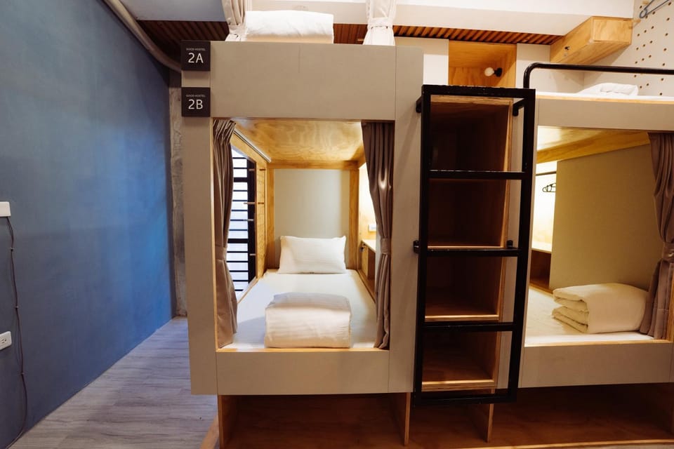 Bed, Photo of the whole room, Bedroom, bunk bed