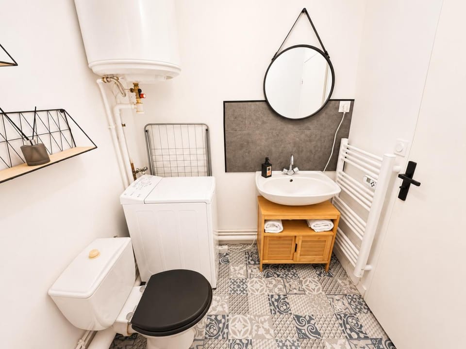 Toilet, Bathroom, washing machine