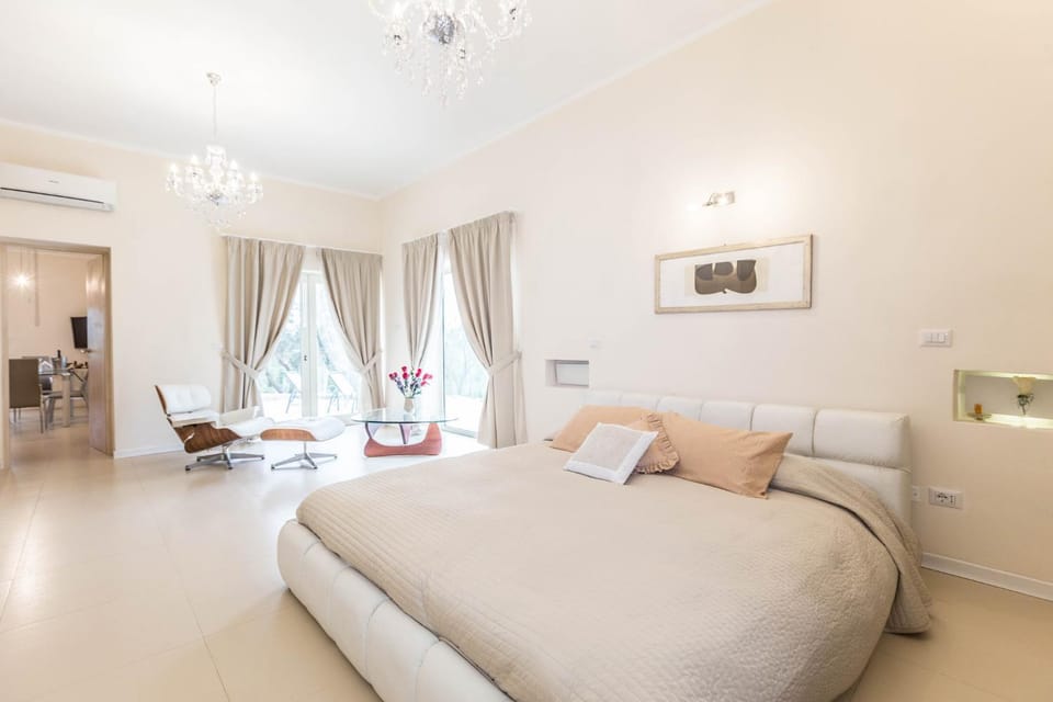 Bed, TV and multimedia, Photo of the whole room, Bedroom, air conditioner