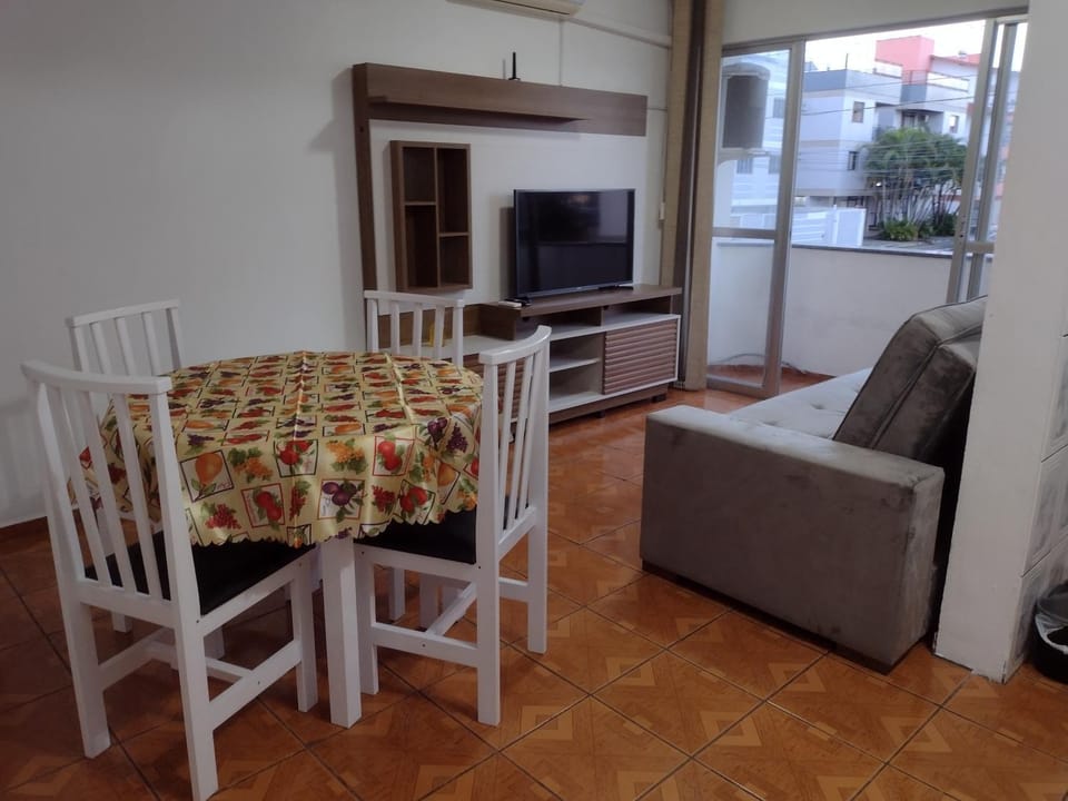 Apartamento com mobília nova. Apartment in Florianopolis