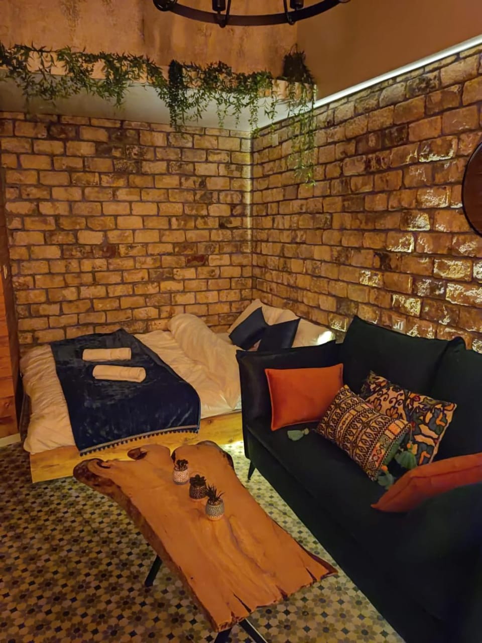 Bed, Seating area, Bedroom