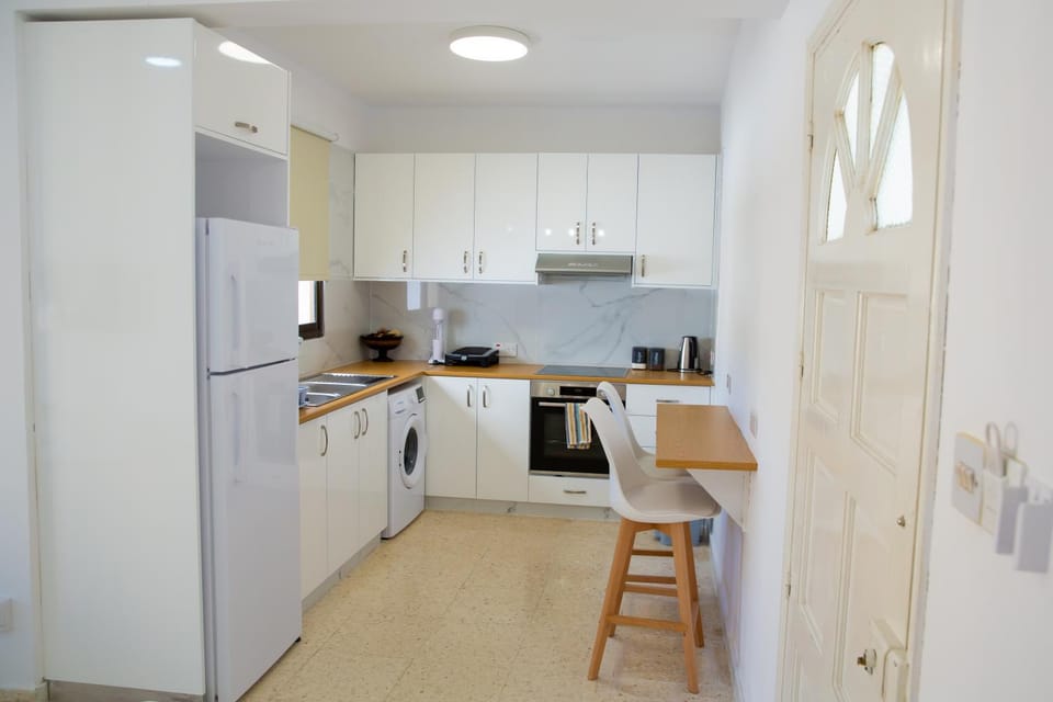 Modern 2bd appartment near mall- Internet 1Gbps Apartment in Paphos