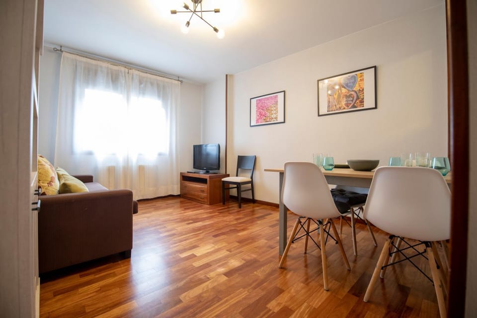 TV and multimedia, Living room, Dining area, internet