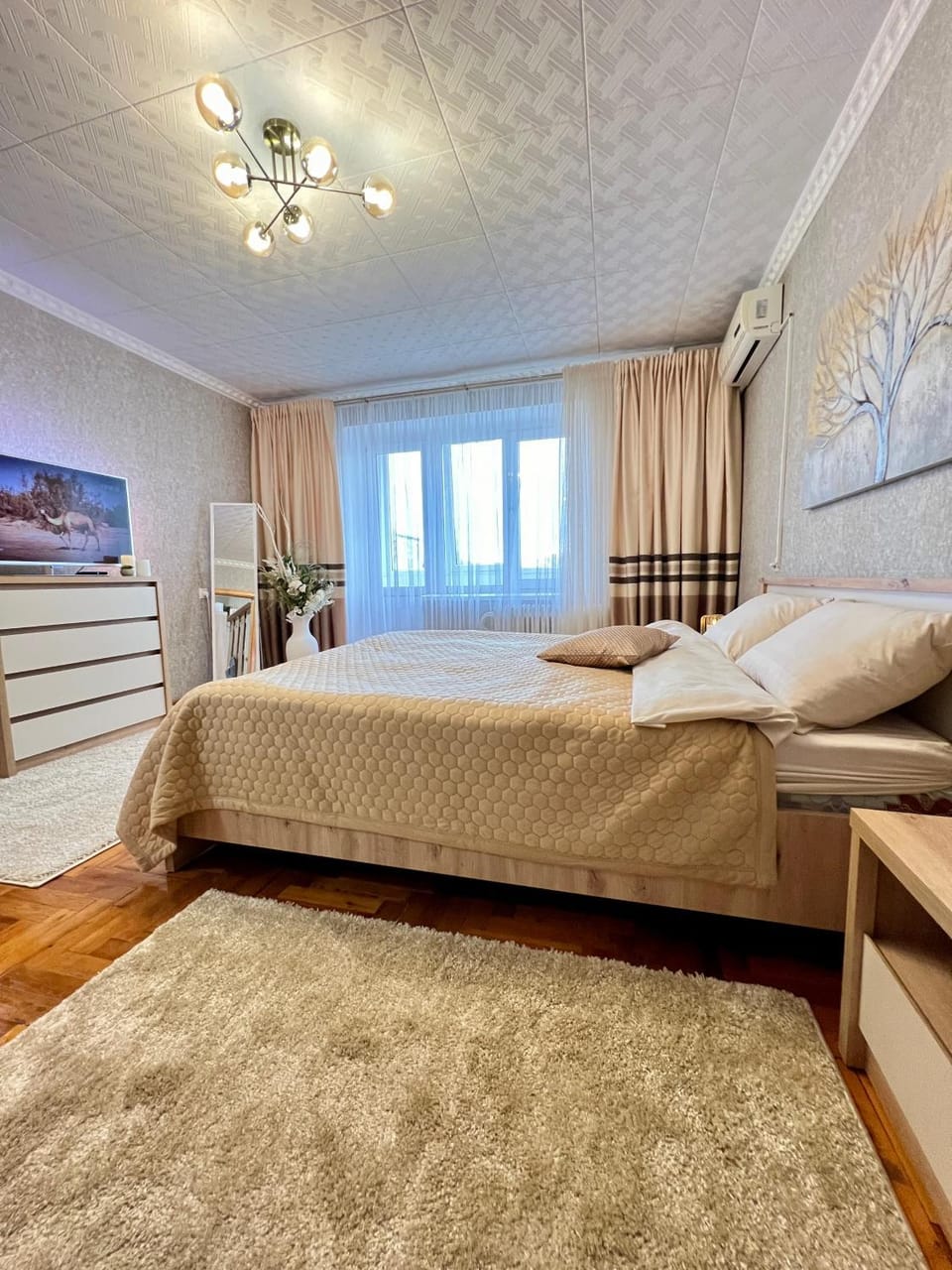 Bed, Photo of the whole room, Bedroom