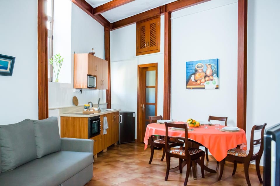Kitchen or kitchenette, Living room, Dining area