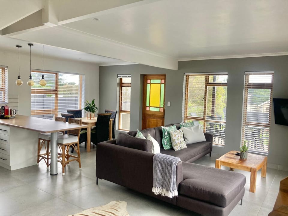 Becks at The Bay Loadshedding free Villa in Western Cape