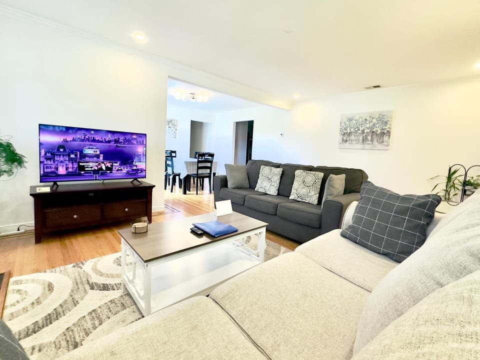 3 bedroom residential home in the lovely town near SFO San Francisco House in Millbrae