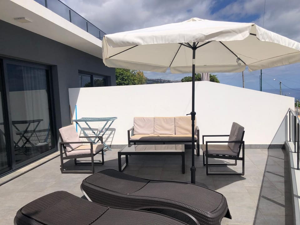Balcony/Terrace, sunbed
