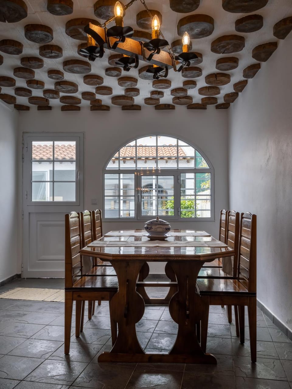 Living room, Photo of the whole room, Seating area, Dining area