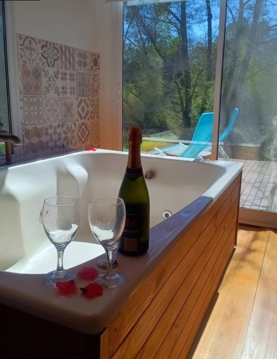 Hot Tub, Bath