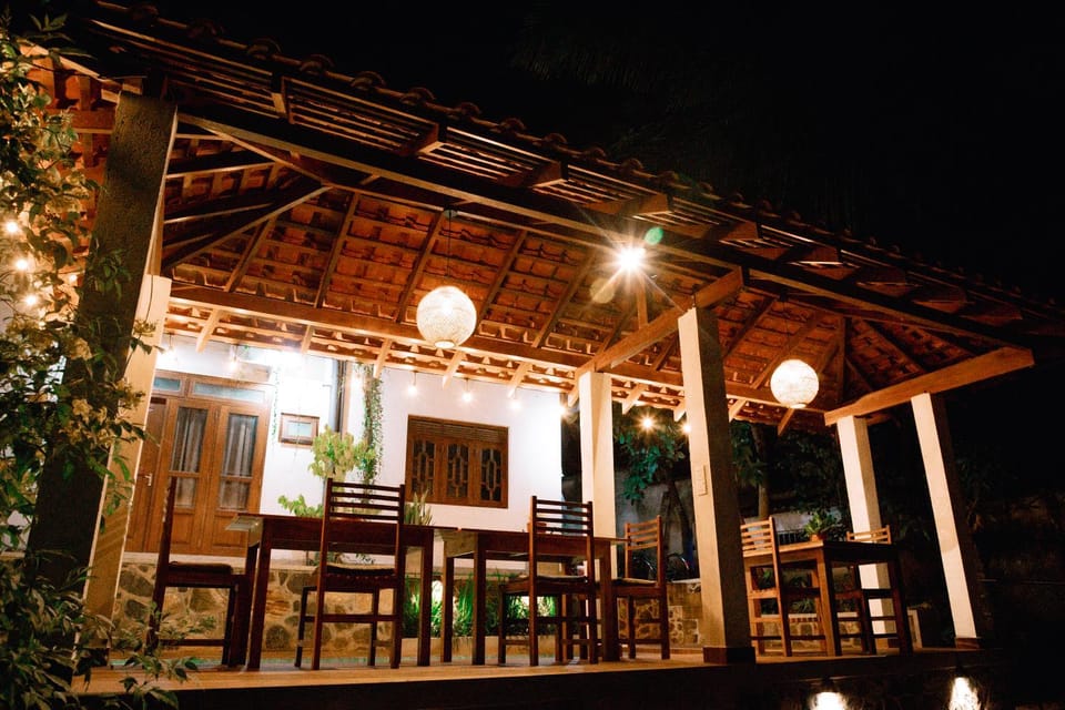 Patio, Restaurant/places to eat, Night