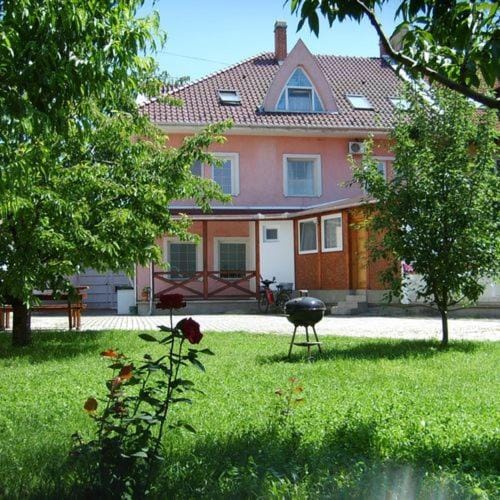 Halasi Szallashely Apartment in Hungary
