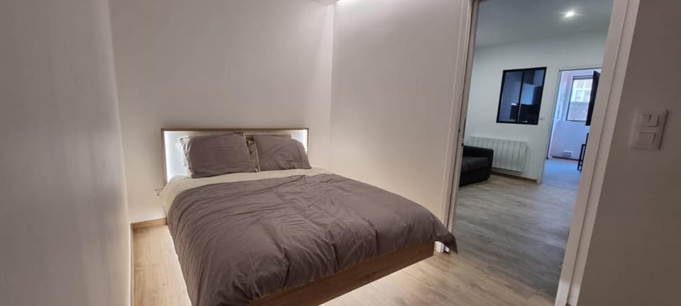 Bed, Photo of the whole room