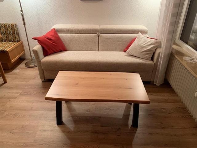 Living room, Seating area, internet