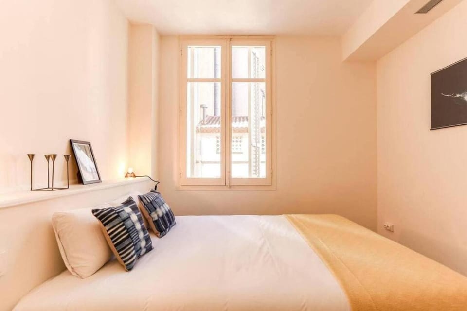 Stylish 2 Bdr In Trendy Gracia Apartment in Barcelona