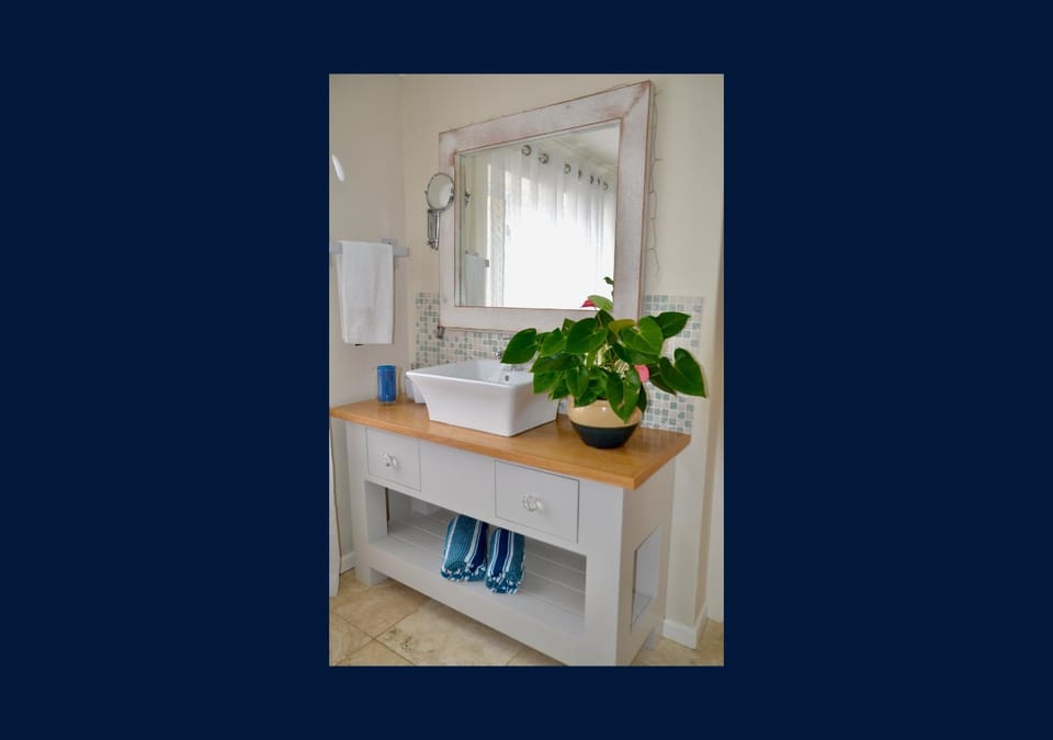 Bathroom, towels