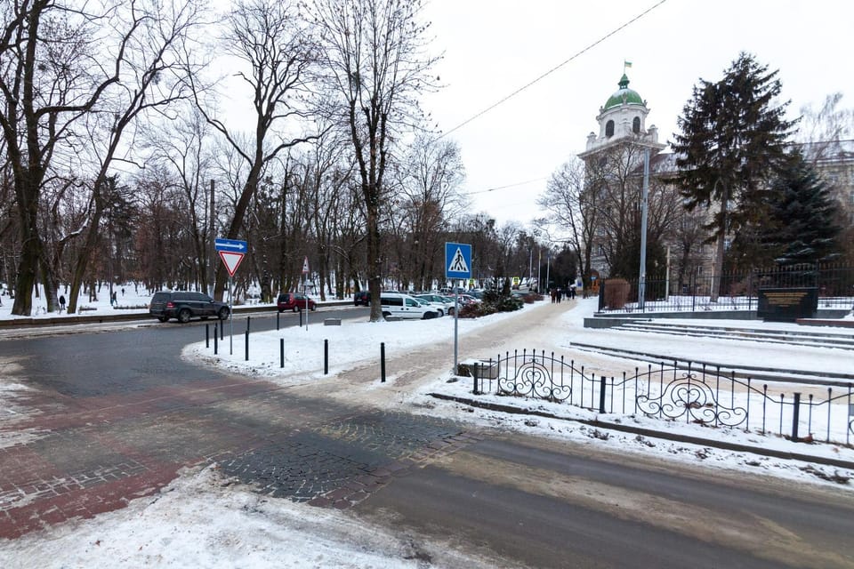 City view, Street view