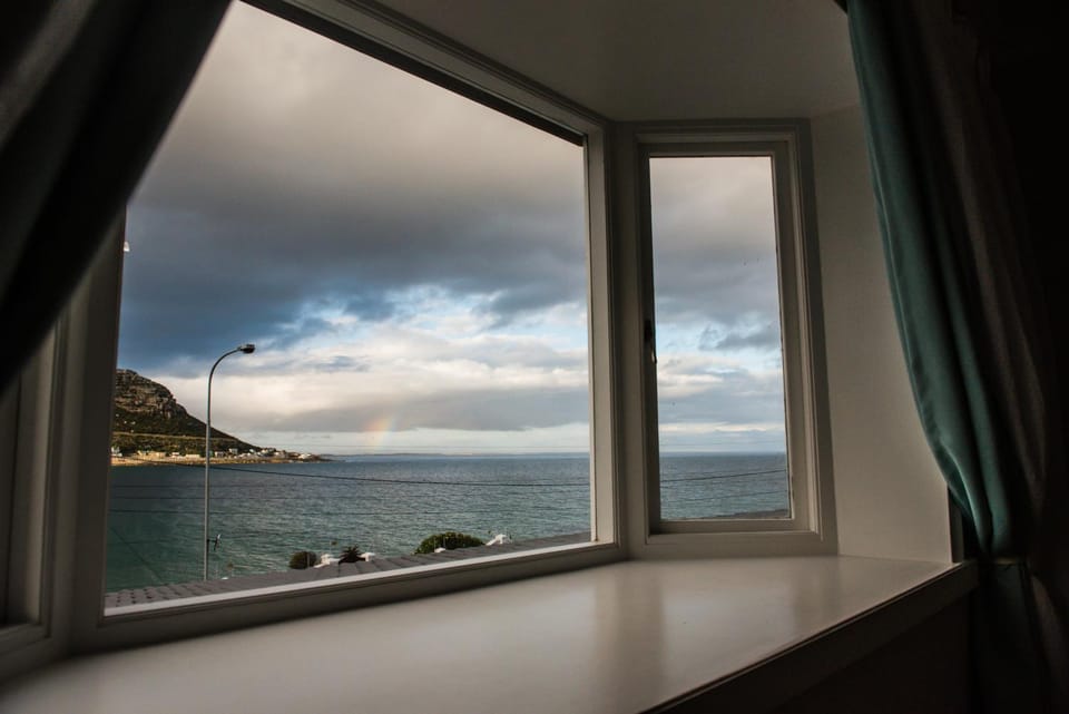 52 on Fish Hoek Bed and Breakfast in Cape Town