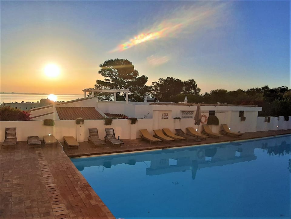 Swimming pool, Sunrise
