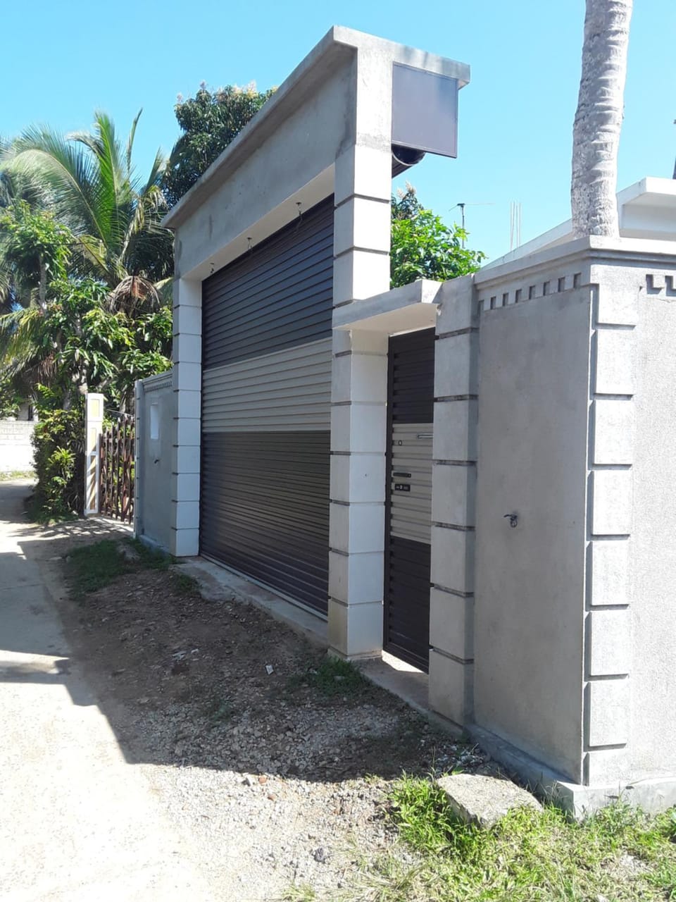 Facade/entrance