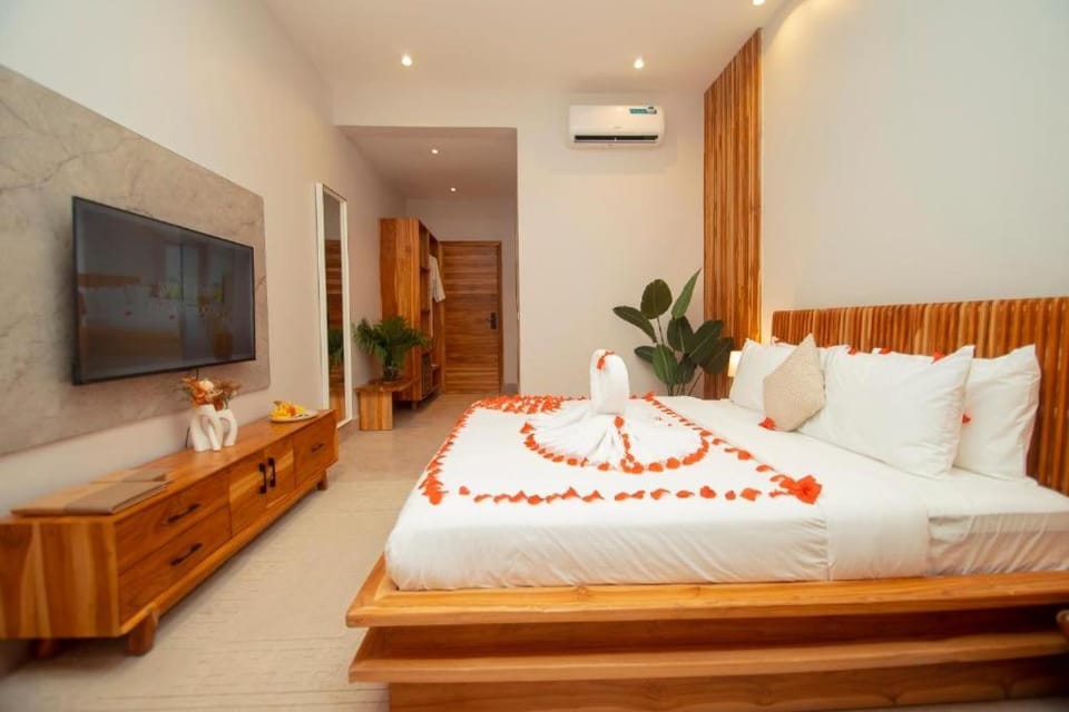 Bed, Photo of the whole room, Bedroom