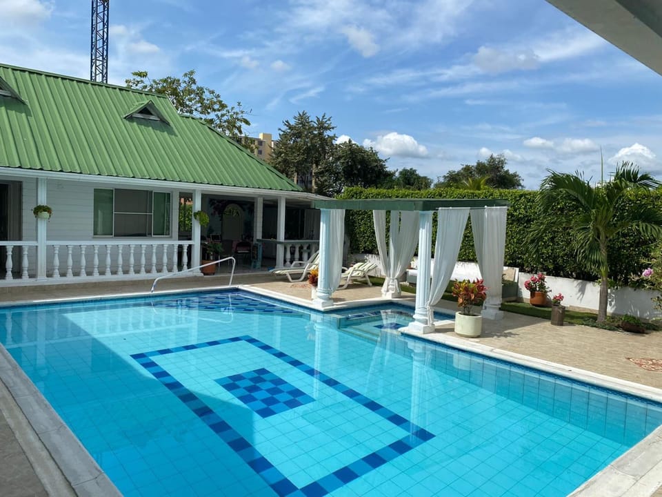 Swimming pool, Swimming pool