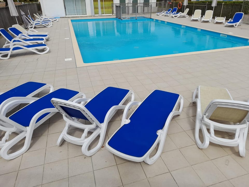 Pool view, Swimming pool, sunbed