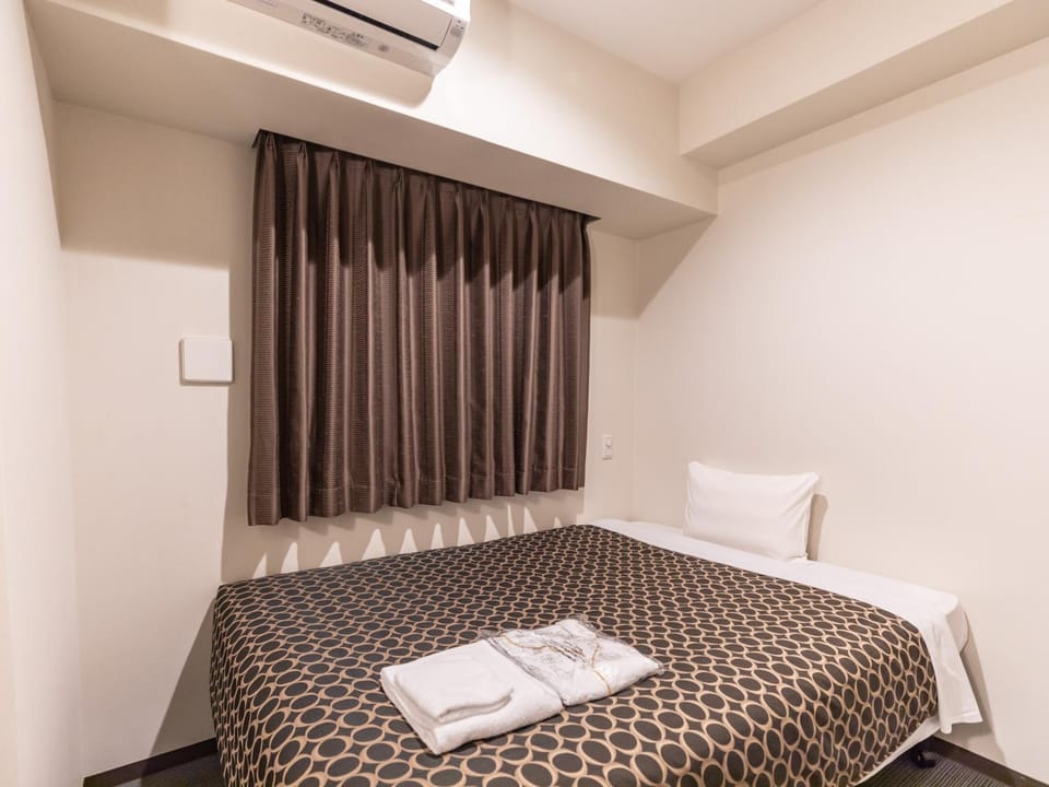 Bed, Photo of the whole room, Bedroom, air conditioner