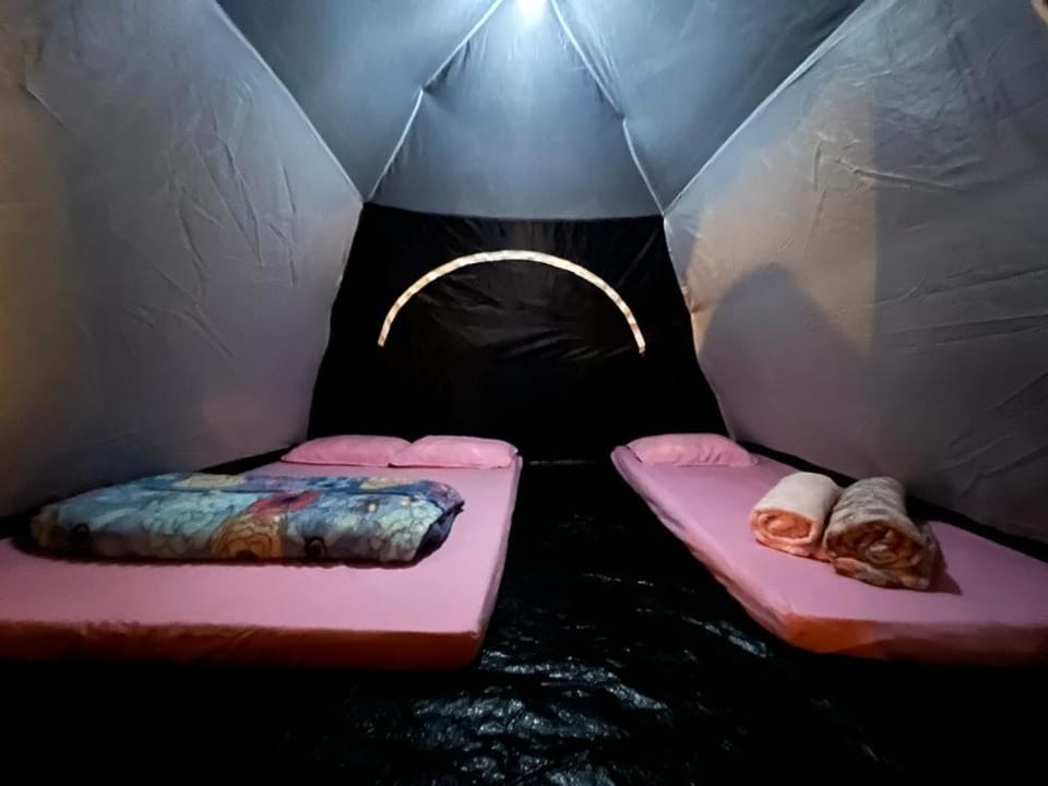 CAMPING REINO DE ANDALASIA Campground/ 
RV Resort in State of Goiás