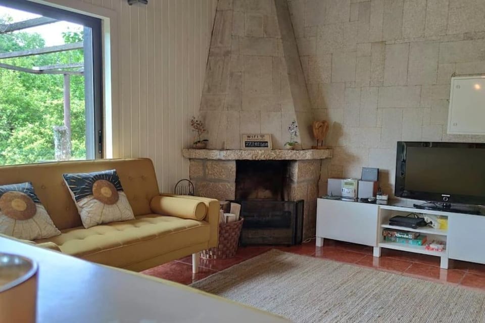 TV and multimedia, Living room, fireplace