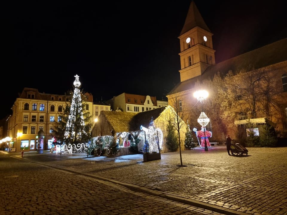 Night, Neighbourhood, City view, Landmark view, Street view, Location