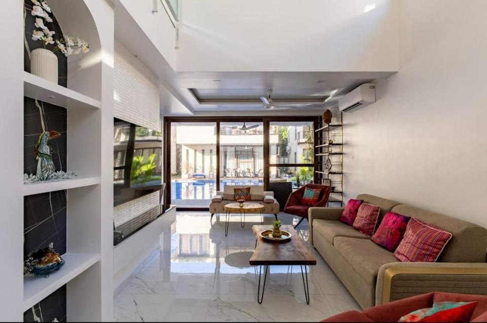 Communal lounge/ TV room, TV and multimedia, Dining area, Evening entertainment