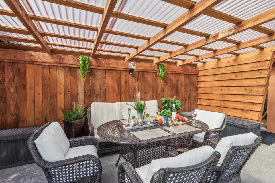 Property building, Summer, Garden, Garden, Seating area, Garden view