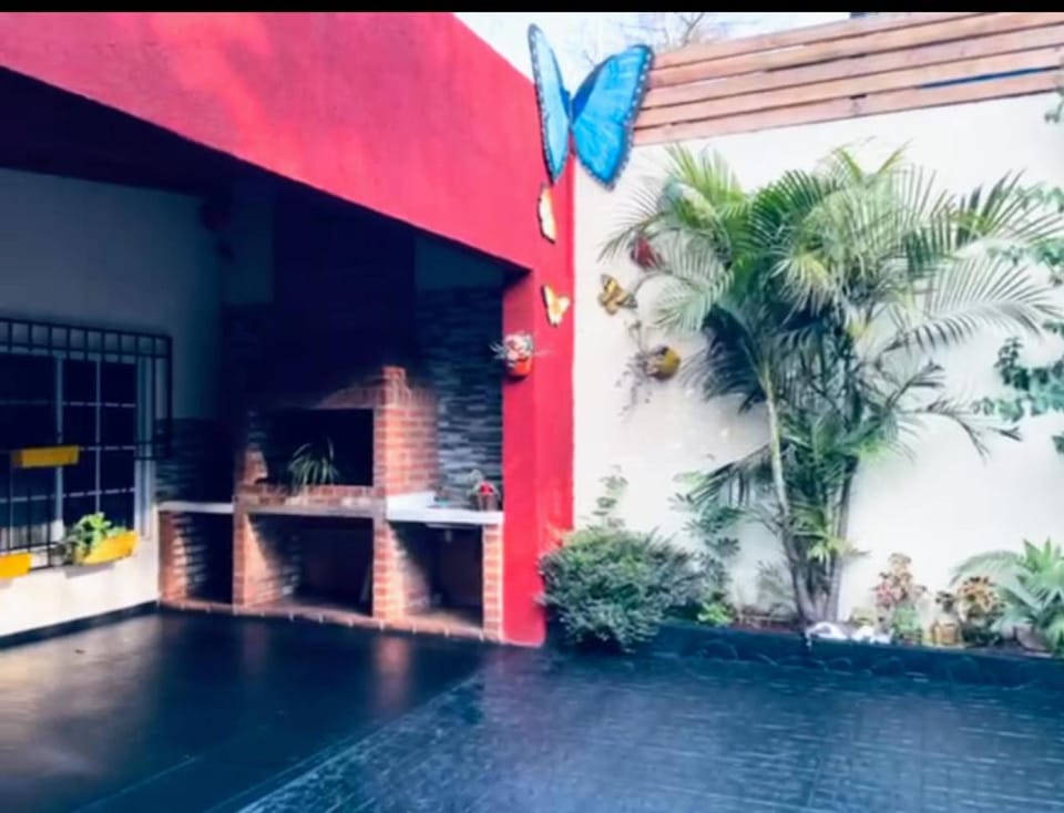 Tu hogar en las cataratas House in Puerto Iguazú